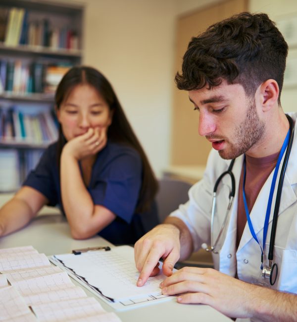 medical student discussing study resources